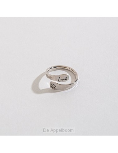 Adjustable ring loved/heart