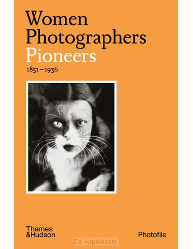 Women Photographers: Pioneers