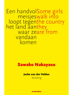 Een handvol meisjes loopt...