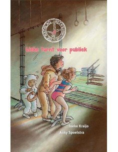 Lieke turnt voor publiek